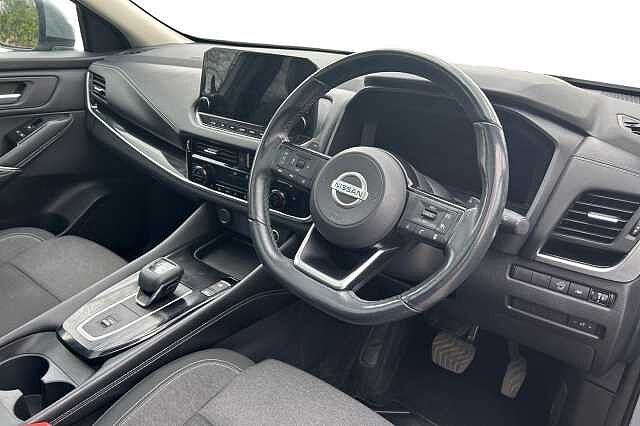 Nissan Qashqai 1.3 DiG-T MH 158 N-Connecta [Glass Rf] 5dr Xtronic
