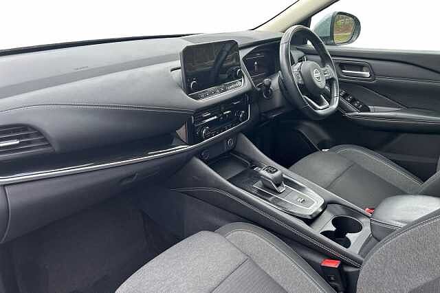 Nissan Qashqai 1.3 DiG-T MH 158 N-Connecta [Glass Rf] 5dr Xtronic