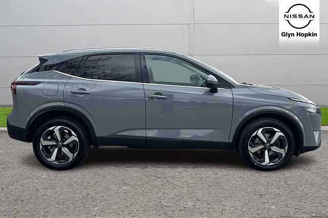 Nissan Qashqai 1.3 DiG-T MH 158 N-Connecta [Glass Rf] 5dr Xtronic