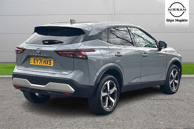 Nissan Qashqai 1.3 DiG-T MH 158 N-Connecta [Glass Rf] 5dr Xtronic
