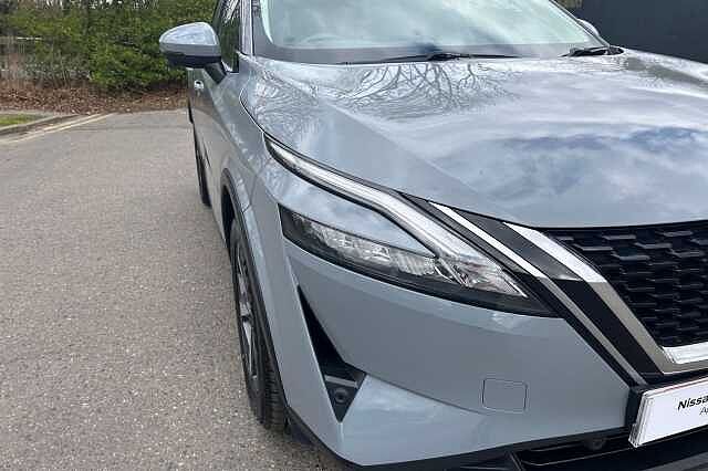 Nissan Qashqai 1.3 DiG-T MH 158 N-Connecta [Glass Rf] 5dr Xtronic