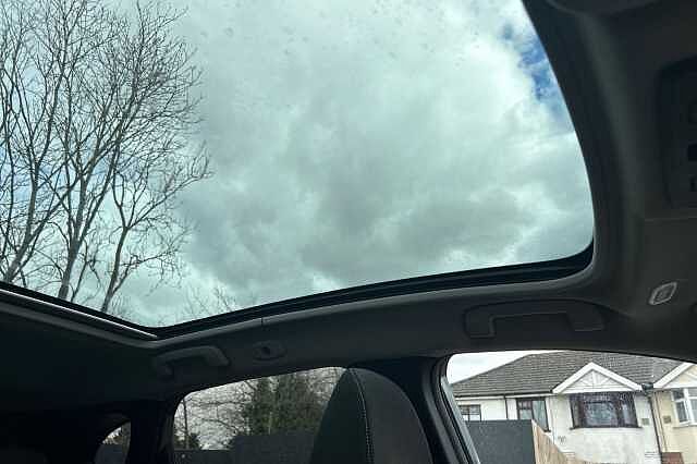 Nissan Qashqai 1.3 DiG-T MH 158 N-Connecta [Glass Rf] 5dr Xtronic