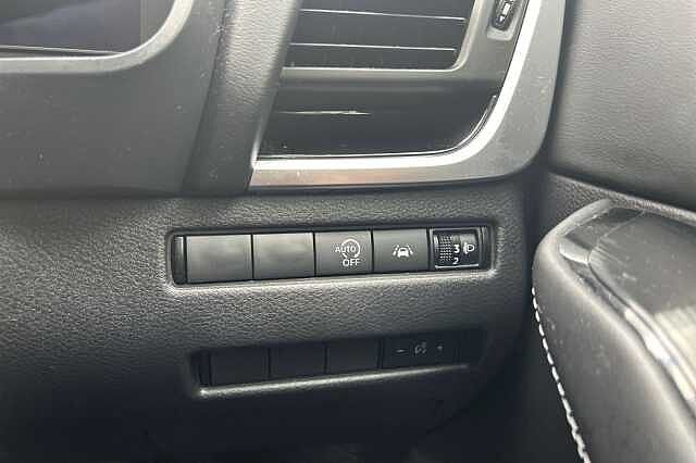 Nissan Qashqai 1.3 DiG-T MH 158 N-Connecta [Glass Rf] 5dr Xtronic