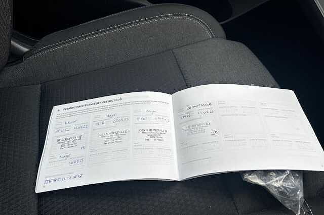 Nissan Qashqai 1.3 DiG-T MH 158 N-Connecta [Glass Rf] 5dr Xtronic