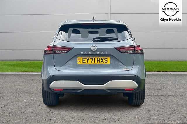 Nissan Qashqai 1.3 DiG-T MH 158 N-Connecta [Glass Rf] 5dr Xtronic