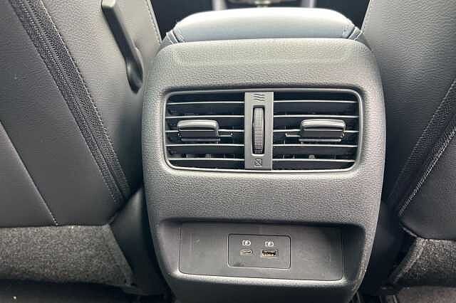 Nissan Qashqai 1.3 DiG-T MH Tekna [Bose] 5dr