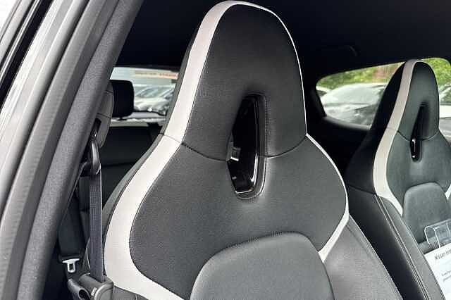 Nissan Juke 1.6 Hybrid Premiere Edition 5dr Auto