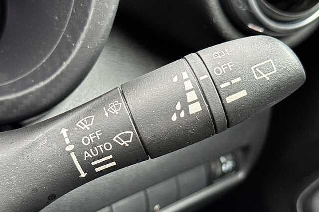 Nissan Juke 1.6 Hybrid N-Connecta 5dr Auto