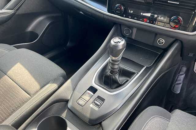 Nissan Qashqai 1.3 DiG-T MH N-Connecta 5dr