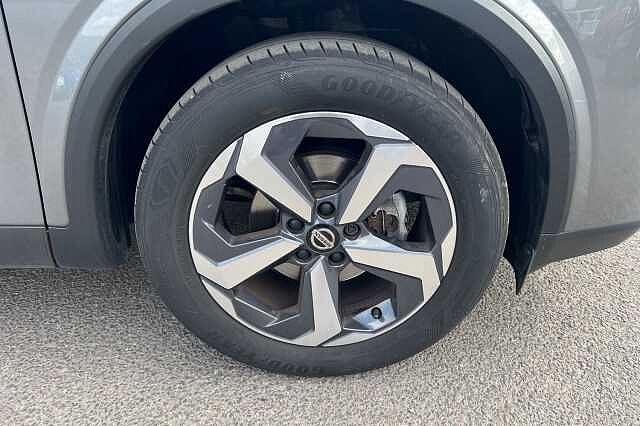 Nissan Qashqai 1.3 DiG-T MH N-Connecta 5dr