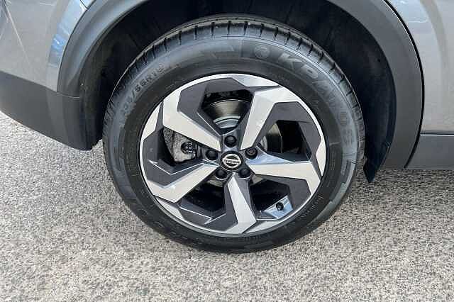 Nissan Qashqai 1.3 DiG-T MH N-Connecta 5dr