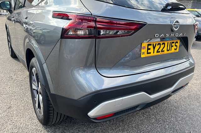 Nissan Qashqai 1.3 DiG-T MH N-Connecta 5dr