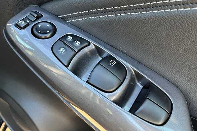 Nissan Juke 1.6 Hybrid Tekna 5dr Auto