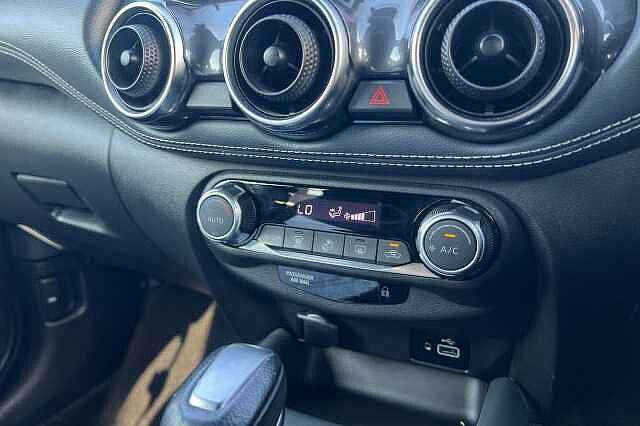 Nissan Juke 1.0 DiG-T N-Connecta 5dr DCT