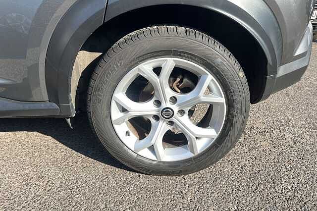 Nissan Juke 1.0 DiG-T N-Connecta 5dr DCT