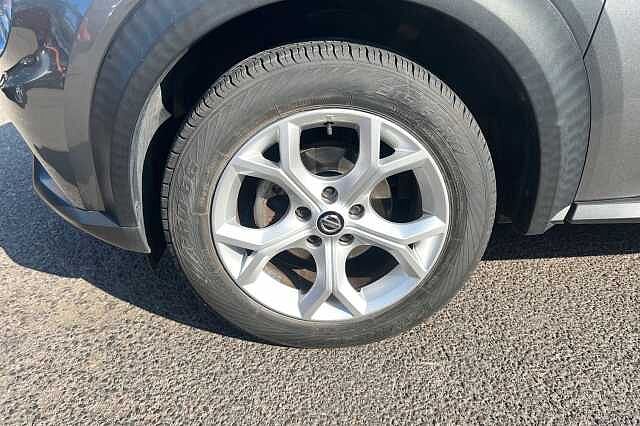 Nissan Juke 1.0 DiG-T N-Connecta 5dr DCT