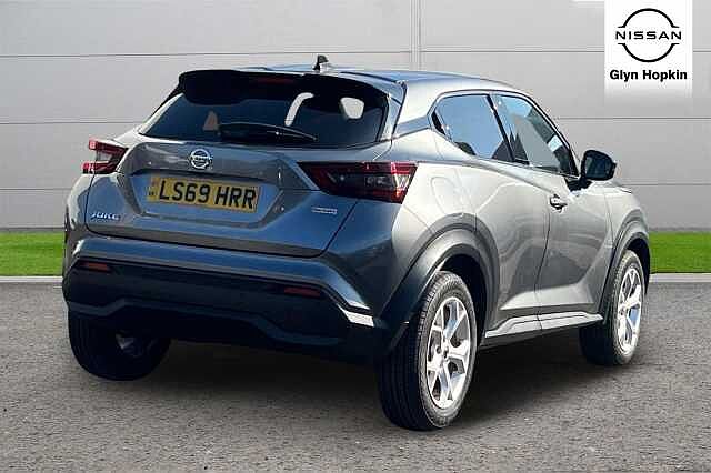 Nissan Juke 1.0 DiG-T N-Connecta 5dr DCT