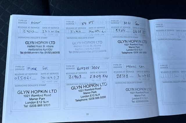 Nissan Juke 1.0 DiG-T N-Connecta 5dr DCT