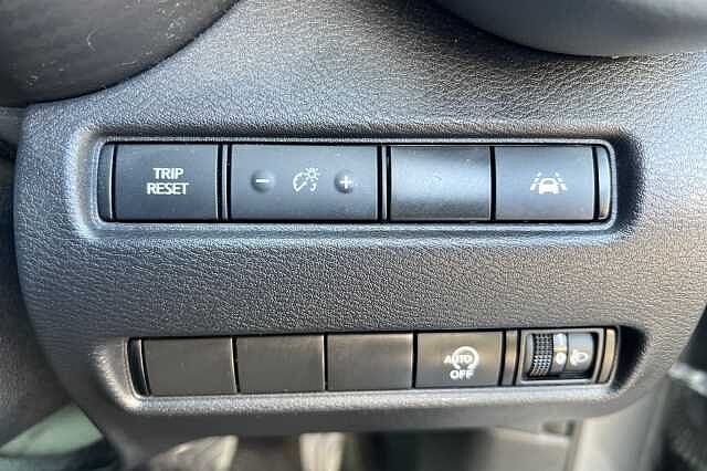 Nissan Juke 1.0 DiG-T N-Connecta 5dr DCT