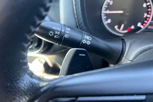 Nissan Juke 1.0 DiG-T N-Connecta 5dr DCT