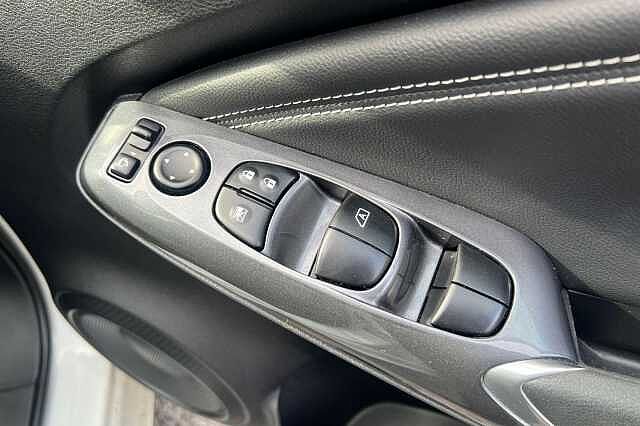 Nissan Juke 1.6 Hybrid N-Connecta 5dr Auto