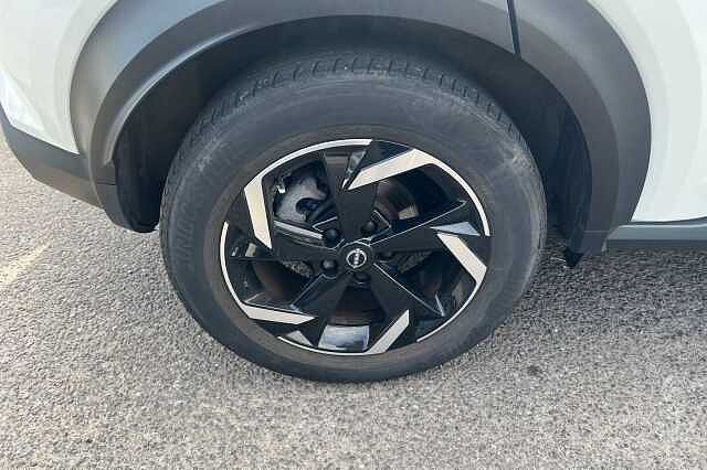 Nissan Juke 1.6 Hybrid N-Connecta 5dr Auto