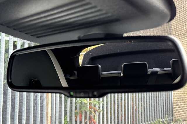 Nissan Juke 1.6 Hybrid Premiere Edition 5dr Auto